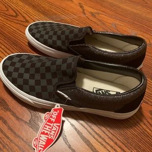 Vans “Off The Wall” Slip On sneakers (Never worn)